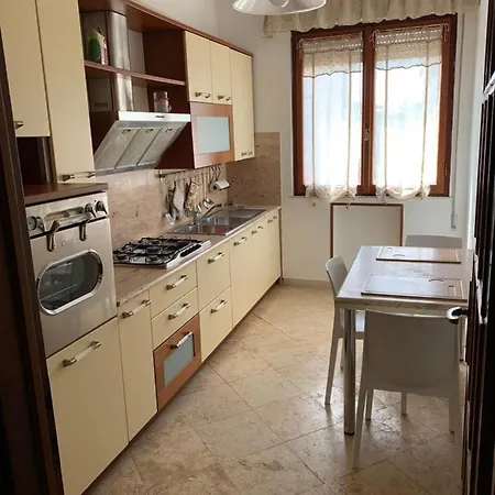 500 Metri Dal Mare * Marina Di Carrara